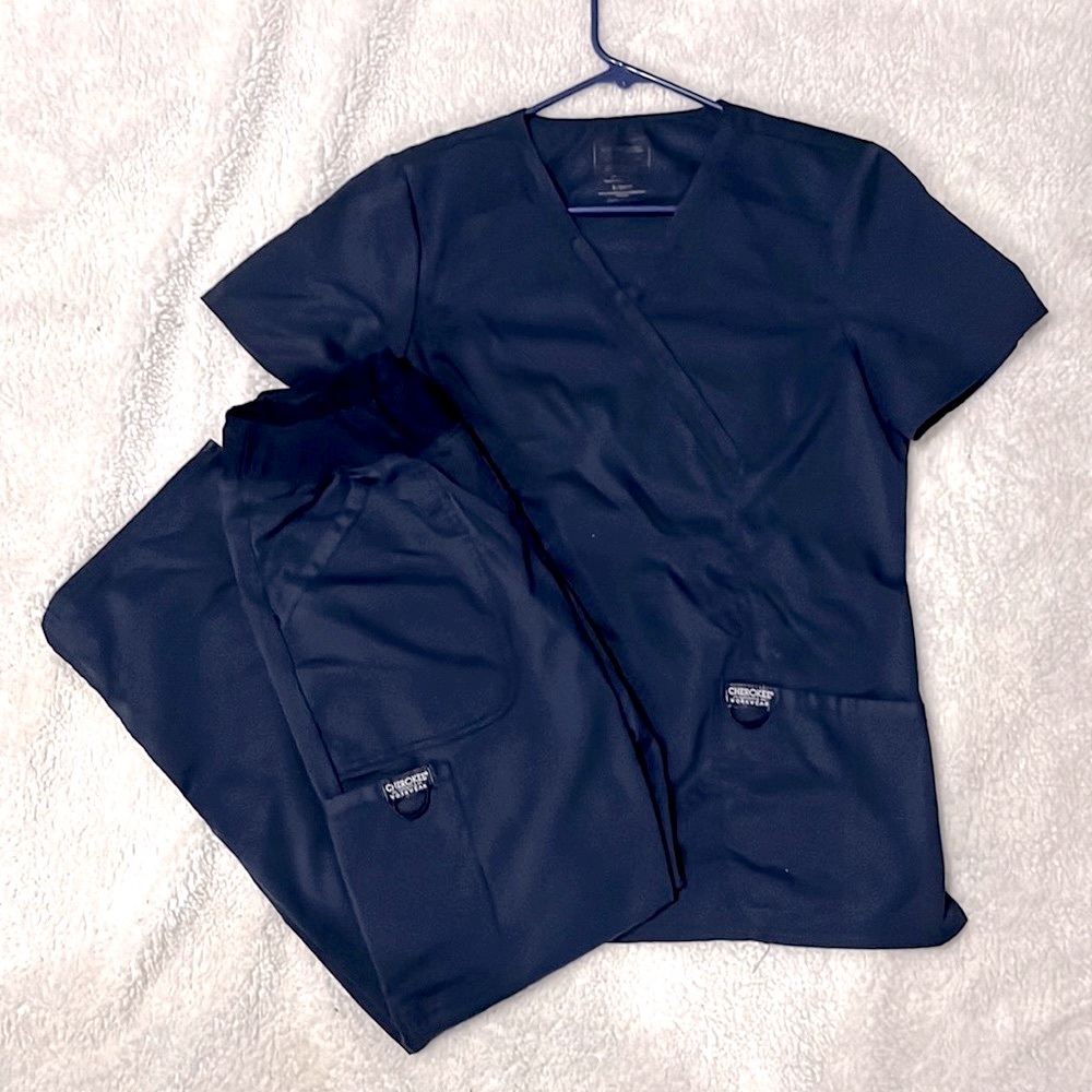Cherokee workwear scrub set! Navy blue with elastic soft waist band!